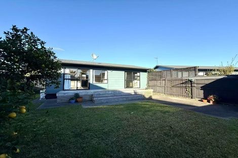 Photo of property in 19a Glenhaven Place, Te Atatu Peninsula, Auckland, 0610