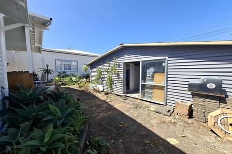 Photo of property in 90 Hine Street, New Plymouth, 4310