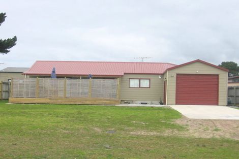 Photo of property in 195 Kowhai Avenue, Matarangi, Whitianga, 3592