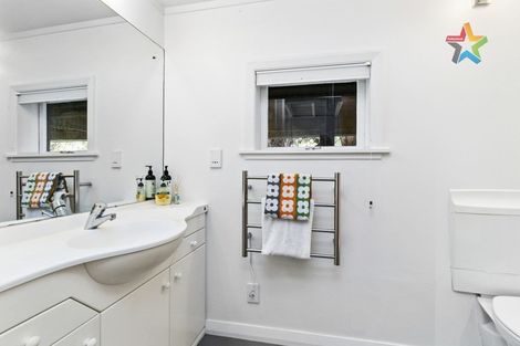 Photo of property in 1 Huia Road, Days Bay, Lower Hutt, 5013