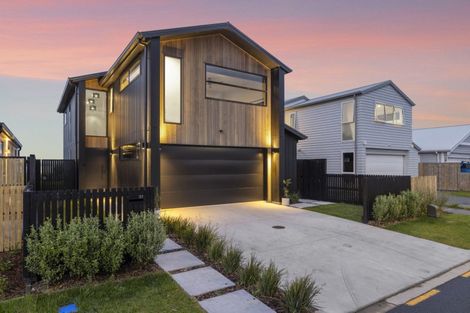 Photo of property in 31 Hinaki Street, Poike, Tauranga, 3112