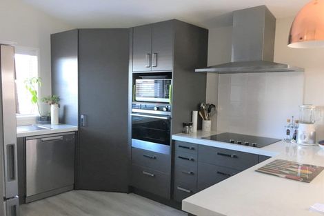 Photo of property in 16 Fuller Street, Papamoa Beach, Papamoa, 3118