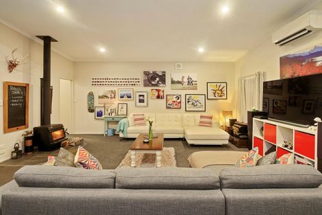 Photo of property in 9 Keven Road, Clarks Beach, Pukekohe, 2679