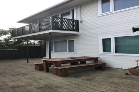 Photo of property in 207 Onepu Road, Lyall Bay, Wellington, 6022