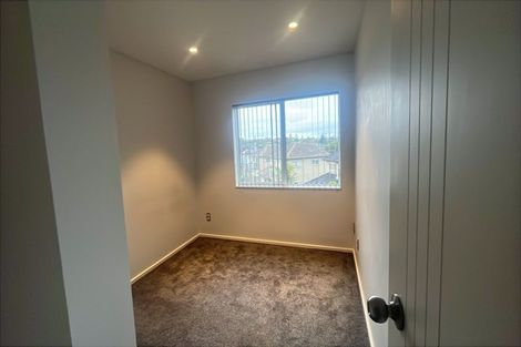 Photo of property in 75 Bordeaux Parade, Te Atatu South, Auckland, 0610