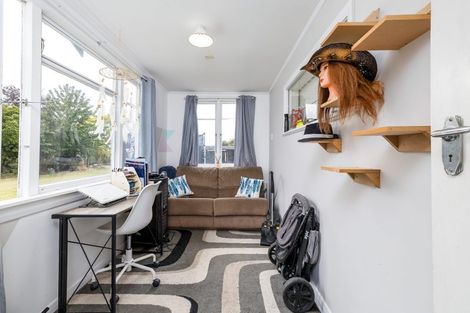 Photo of property in 1 Edward Street, Waimate, 7924