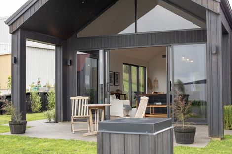 Photo of property in 18 Maataitai Road, Raglan, 3225