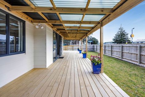 Photo of property in 25 Longfellow Road, Opunake, 4616