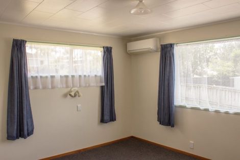 Photo of property in 27 Pipitea Place, Massey, Auckland, 0614