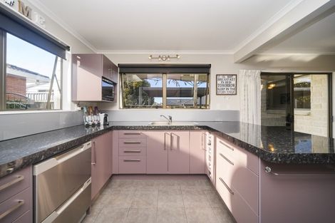 Photo of property in 9 Dunsinane Place, Marton, 4710