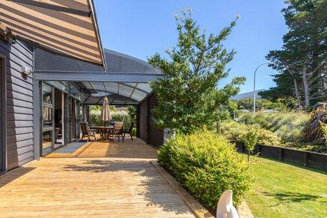 Photo of property in 6 Ataahua Place, Featherston, 5710