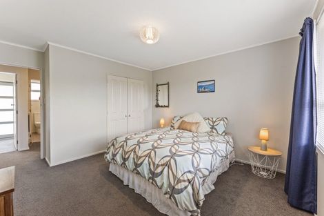 Photo of property in 1/57 Sunbrae Drive, Silverstream, Upper Hutt, 5019