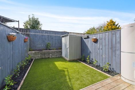Photo of property in 7 Waru Lane, Te Atatu Peninsula, Auckland, 0610