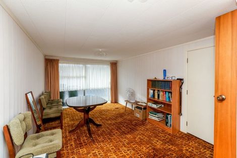 Photo of property in 2/305 Devon Street West, New Plymouth, 4310