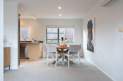 Photo of property in 32 Rush Creek Drive, Westgate, Auckland, 0614