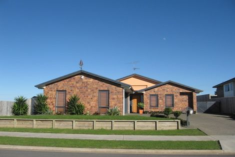 Photo of property in 27 Norm Pellow Drive, Manurewa, Auckland, 2105