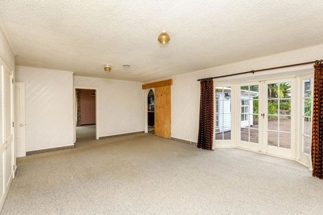 Photo of property in 12 Kitchener Terrace, Moturoa, New Plymouth, 4310