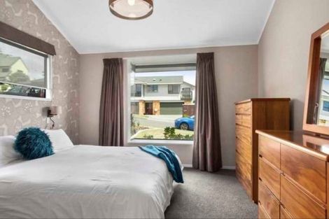 Photo of property in 19 Halladale Road, Papakowhai, Porirua, 5024