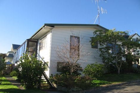 Photo of property in 23 Roslyn Road, Bluff Hill, Napier, 4110