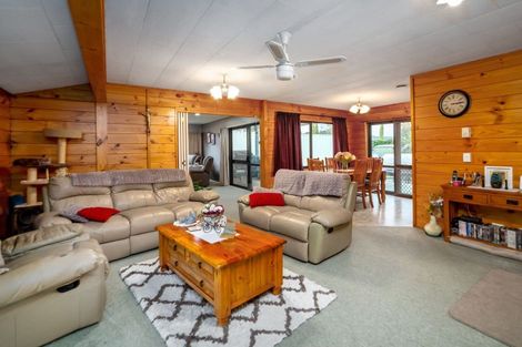 Photo of property in 74 Charles Street, Carterton, 5713