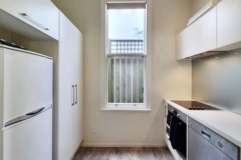 Photo of property in 16 Lawrence Street, Newtown, Wellington, 6021