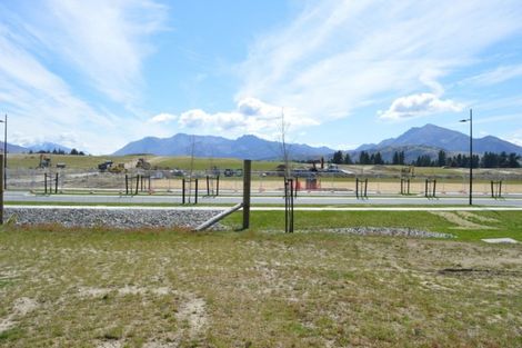 Photo of property in 6 Mount Prospect Lane, Wanaka, 9305