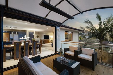 Photo of property in 41 Mayfair Crescent, Mairangi Bay, Auckland, 0630