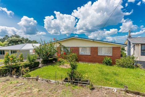 Photo of property in 9 Mcclintock Road, Massey, Auckland, 0614