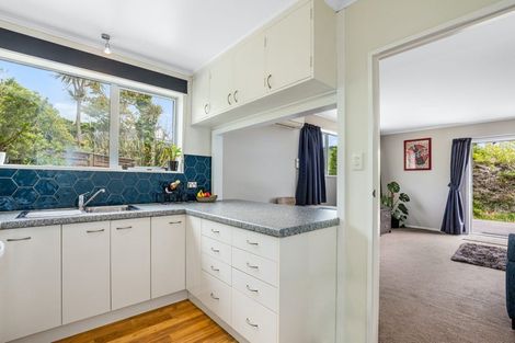 Photo of property in 8a Florio Terrace, Tawa, Wellington, 5028