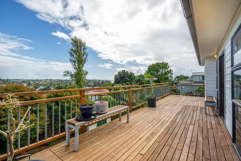 Photo of property in 1/14 Ridge Road, Waiake, Auckland, 0630