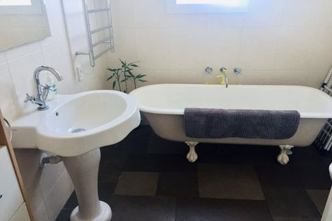 Photo of property in 48d Awaruku Road, Torbay, Auckland, 0630