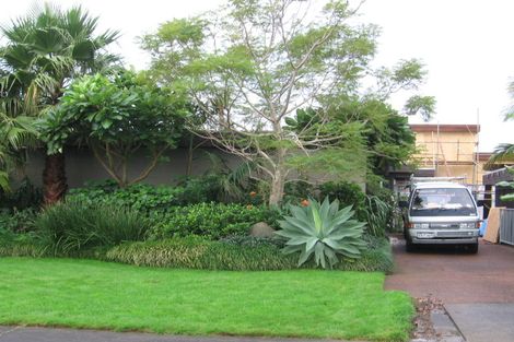 Photo of property in 11 Sanctuary Point, Sunnyhills, Auckland, 2010