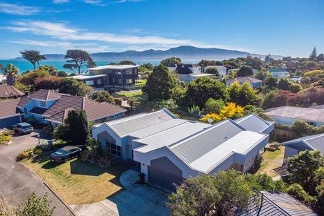 Photo of property in 2 Tainui Street, Raumati Beach, Paraparaumu, 5032