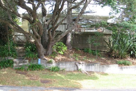 Photo of property in 1 Red Bluff Rise, Campbells Bay, Auckland, 0630