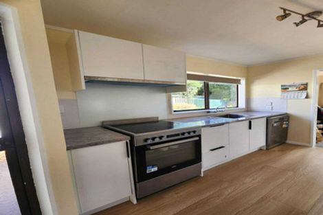 Photo of property in 3 Fenchurch Grove, Stokes Valley, Lower Hutt, 5019