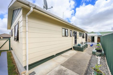 Photo of property in 1 Oldfield Place, Bulls, 4818