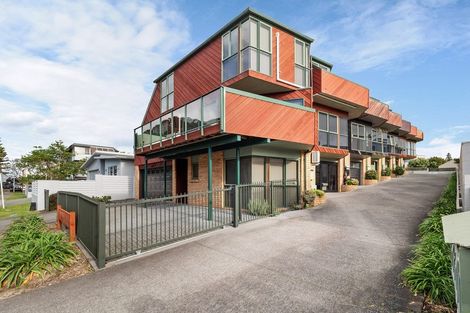 Photo of property in 62d Maunganui Road, Mount Maunganui, 3116