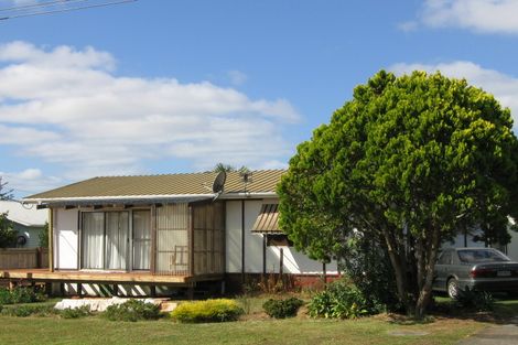 Photo of property in 3/8 Drome View Place, Beach Haven, Auckland, 0626