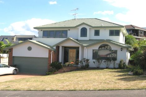 Photo of property in 4 Westergrove Place, West Harbour, Auckland, 0618