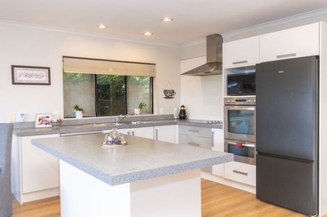 Photo of property in 29 Johnstone Drive, Fitzherbert, Palmerston North, 4410