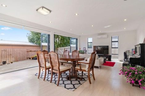 Photo of property in 72a Hobsonville Road, West Harbour, Auckland, 0618