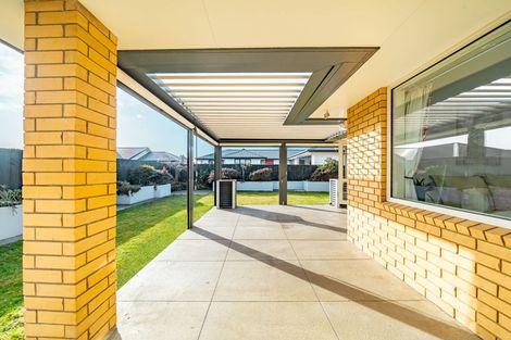 Photo of property in 112 Gayhurst Road, Dallington, Christchurch, 8061