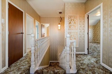 Photo of property in 52 Forest Lake Road, Forest Lake, Hamilton, 3200