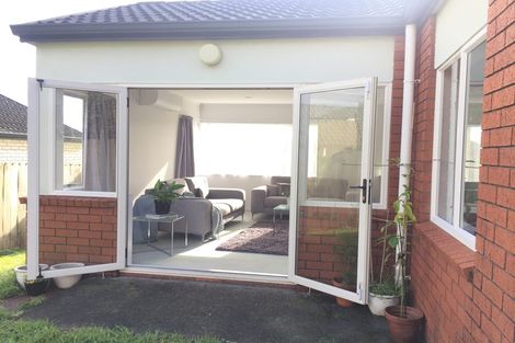 Photo of property in 6 Blueridge Close, Sunnyvale, Auckland, 0612