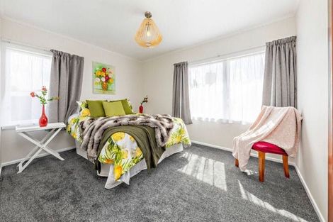 Photo of property in 24 President Avenue, Papakura, 2110