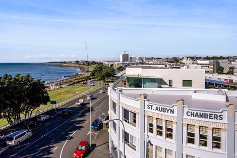 Photo of property in 1e Queen Street, New Plymouth, 4310