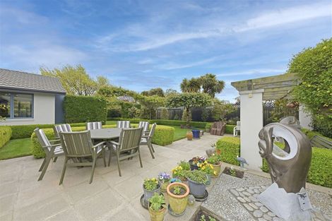 Photo of property in 27 Acorn Close, Waltham, Christchurch, 8023