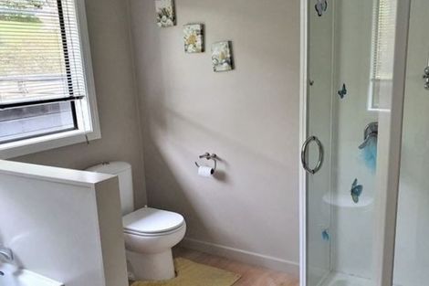 Photo of property in 6 Ormrod Grove, Riverstone Terraces, Upper Hutt, 5018