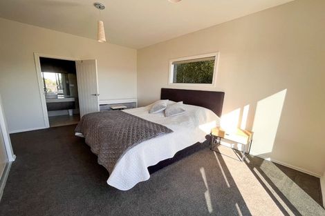 Photo of property in 5 Luxton Place, Mount Pleasant, Christchurch, 8081