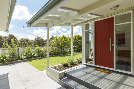 Photo of property in 2 Williams Terrace, Fitzherbert, Palmerston North, 4410